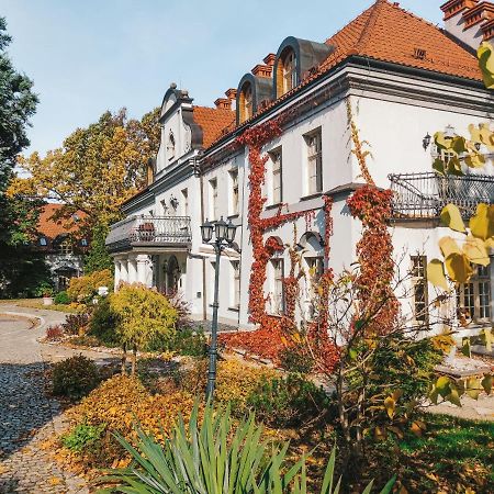 Palac Czarny Las Wożniki Extérieur photo