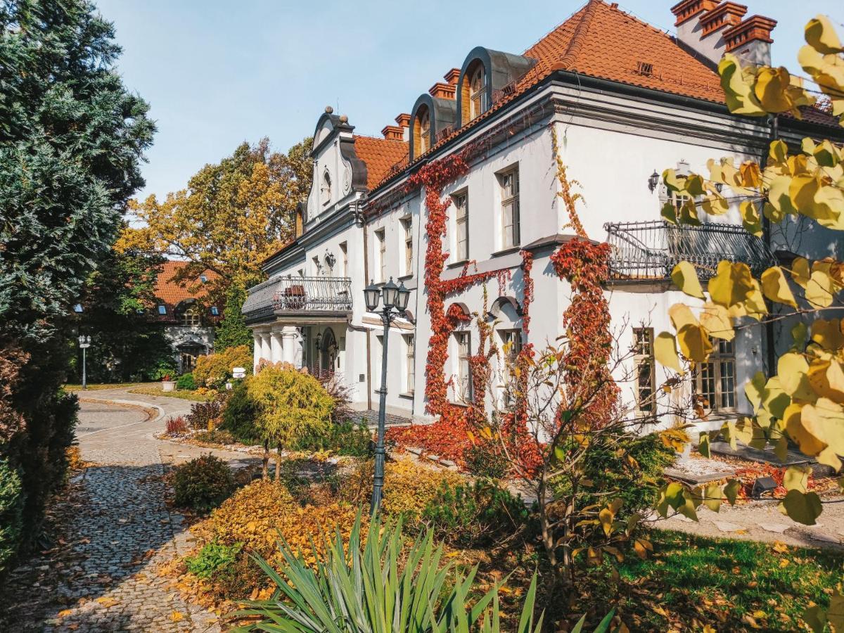 Palac Czarny Las Wożniki Extérieur photo