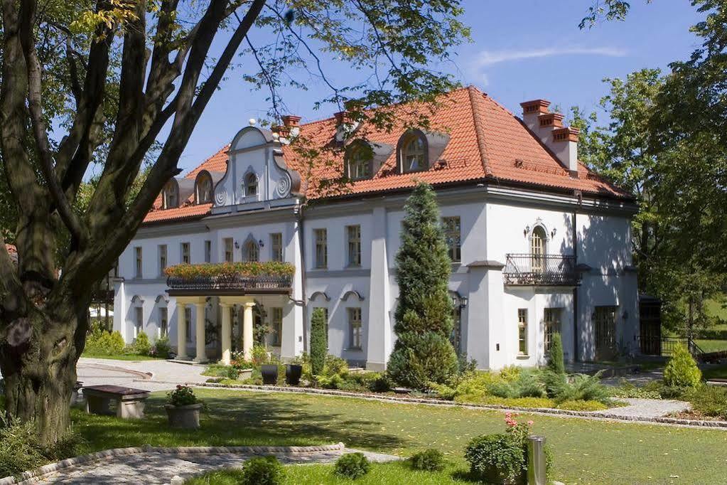 Palac Czarny Las Wożniki Extérieur photo