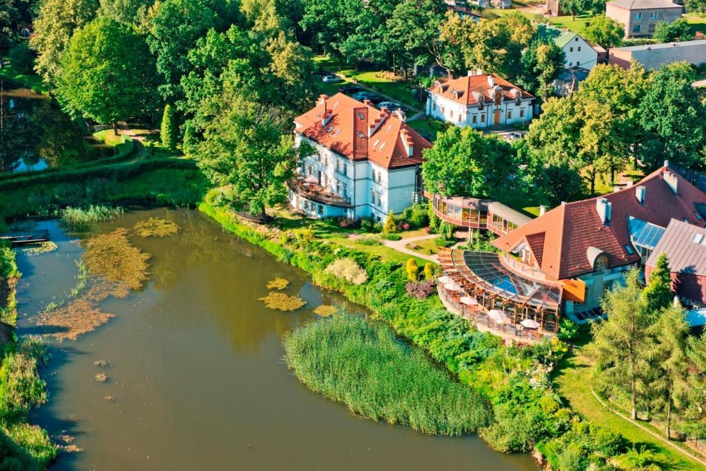 Palac Czarny Las Wożniki Extérieur photo